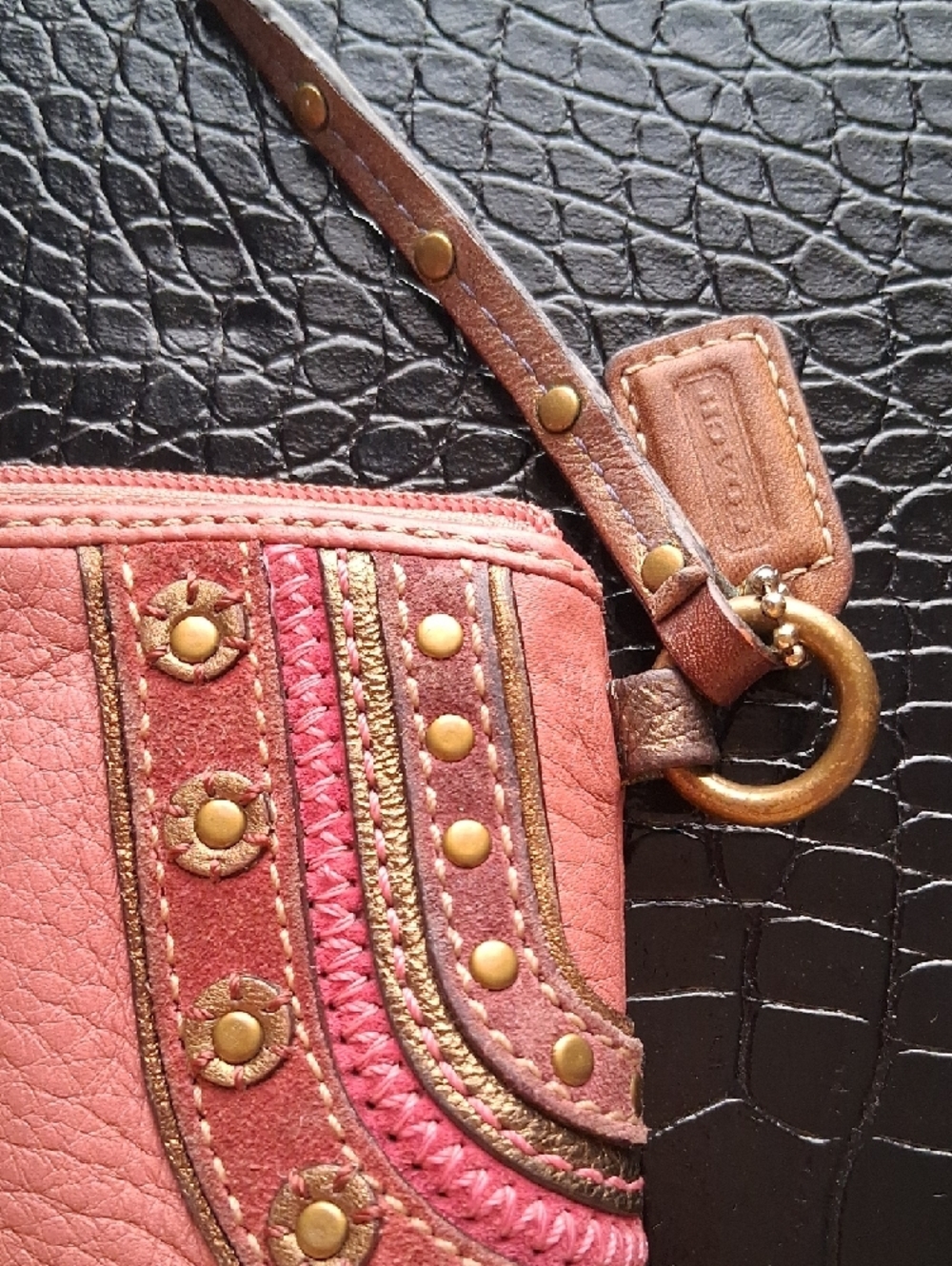 Vintage Coach Pink Leather Studded Wristlet - Picture 11 of 12